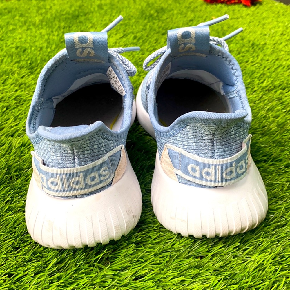 Adidas shoes - Picture 3 of 3